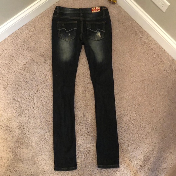 Ripped blue jeans - Picture 2 of 3